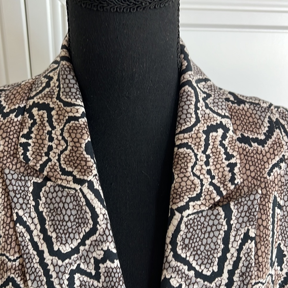 CAbi Samantha python blazer - Picture 5 of 13